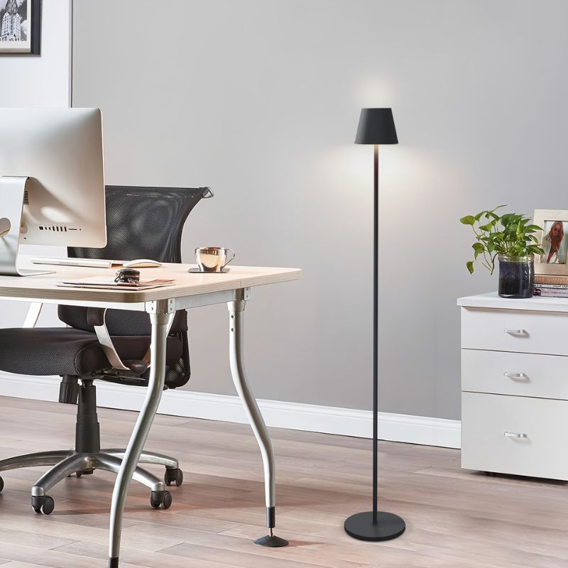 Moderne LED-Stehlampe