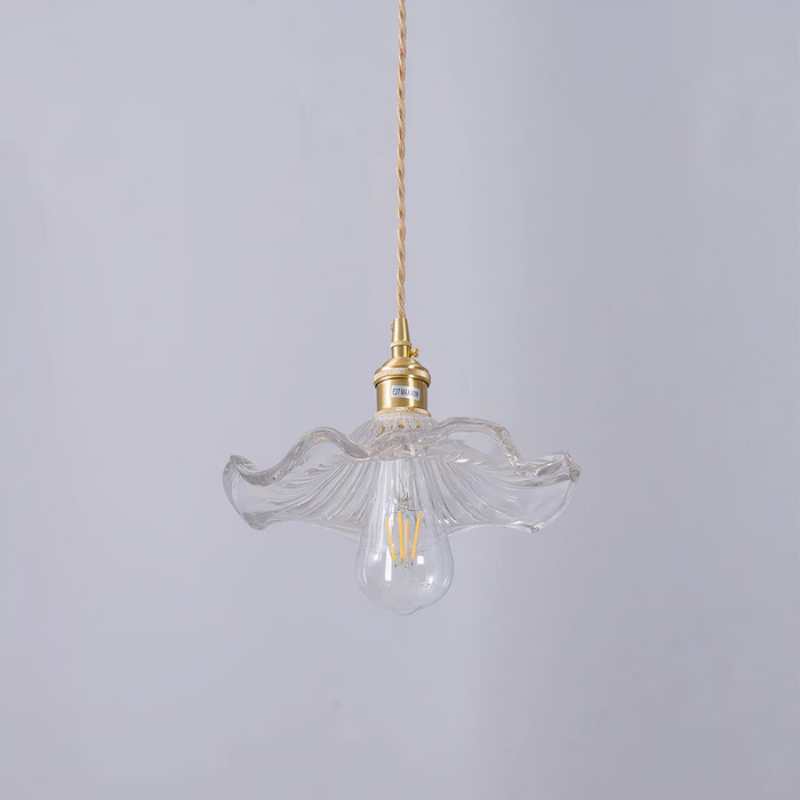 Elegante Glasblumen-Pendelleuchte mit Messing-Details