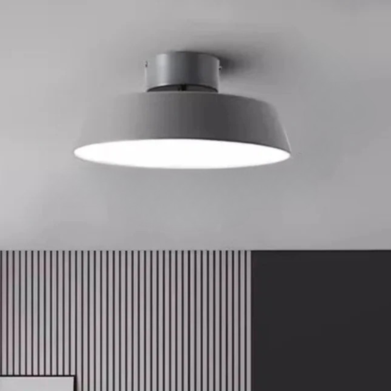 Moderne drehbare LED-Deckenleuchte mit verstellbarem Design für eine flexible Raumbeleuchtung