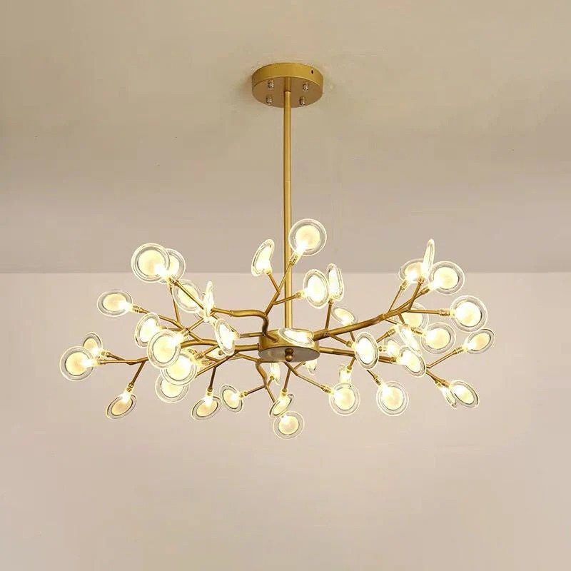 Moderner, von Glühwürmchen inspirierter LED-Kronleuchter aus Acryl und Eisen, erhältlich in verschiedenen Größen für Wohnzimmer, Schlafzimmer oder Essbereiche.