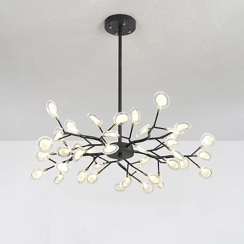 Moderner, von Glühwürmchen inspirierter LED-Kronleuchter aus Acryl und Eisen, erhältlich in verschiedenen Größen für Wohnzimmer, Schlafzimmer oder Essbereiche.