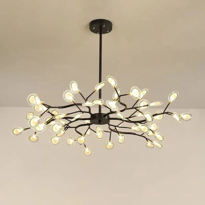Moderner, von Glühwürmchen inspirierter LED-Kronleuchter aus Acryl und Eisen, erhältlich in verschiedenen Größen für Wohnzimmer, Schlafzimmer oder Essbereiche.