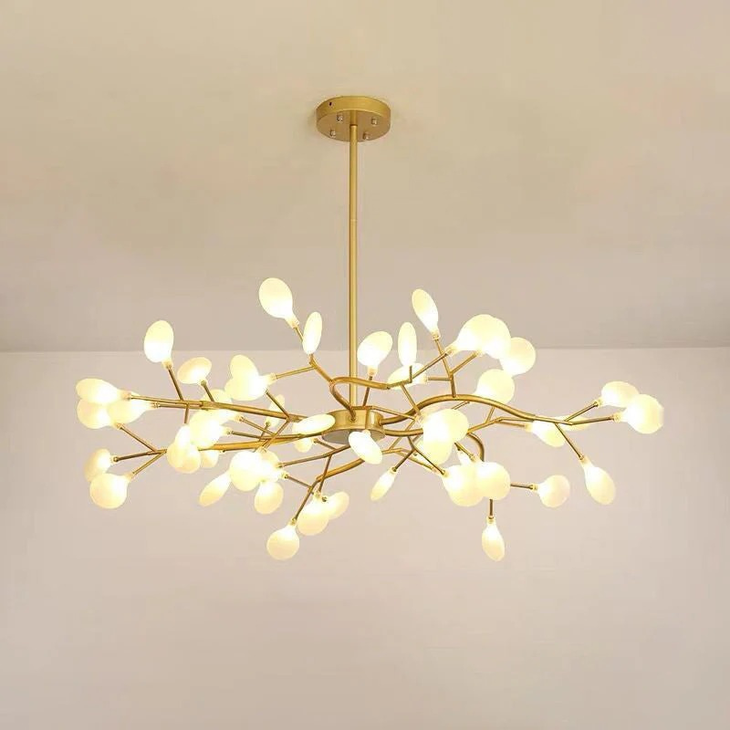 Moderner, von Glühwürmchen inspirierter LED-Kronleuchter aus Acryl und Eisen, erhältlich in verschiedenen Größen für Wohnzimmer, Schlafzimmer oder Essbereiche.