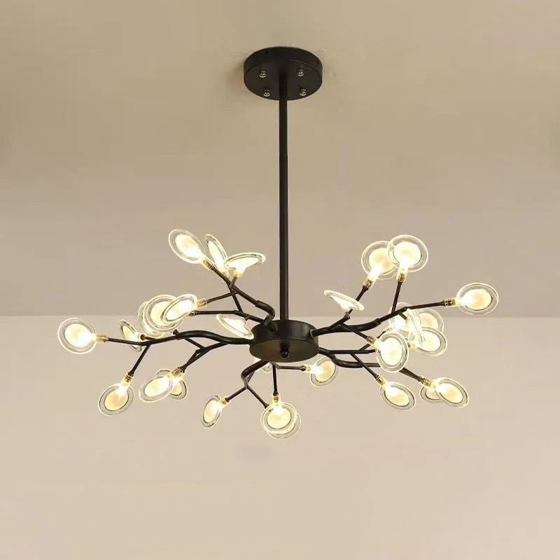 Moderner, von Glühwürmchen inspirierter LED-Kronleuchter aus Acryl und Eisen, erhältlich in verschiedenen Größen für Wohnzimmer, Schlafzimmer oder Essbereiche.