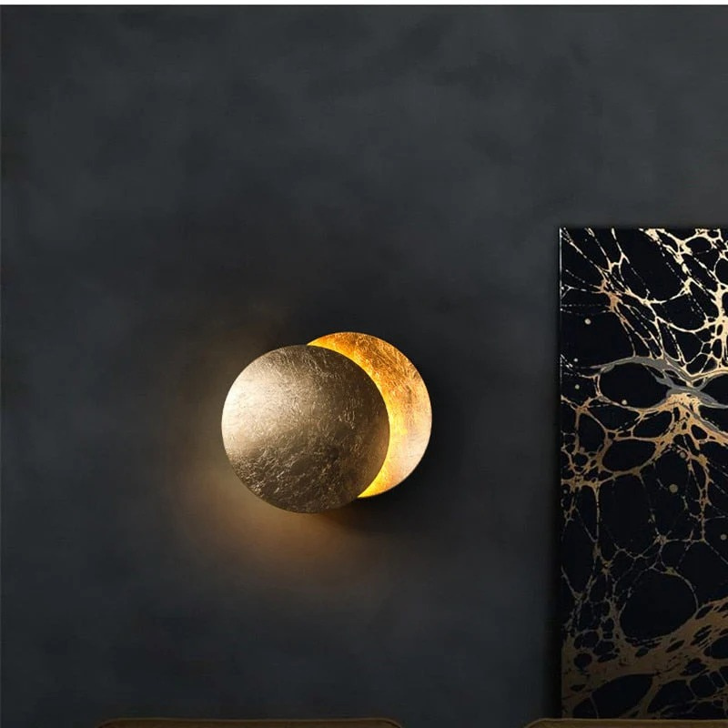 Goldene Zweischeiben-Wandleuchte mit verstellbarem, drehbarem Design und warmem LED-Licht