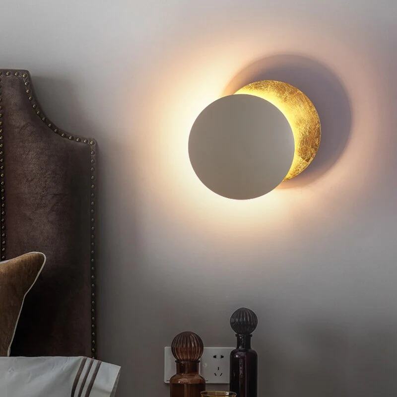 Goldene Zweischeiben-Wandleuchte mit verstellbarem, drehbarem Design und warmem LED-Licht