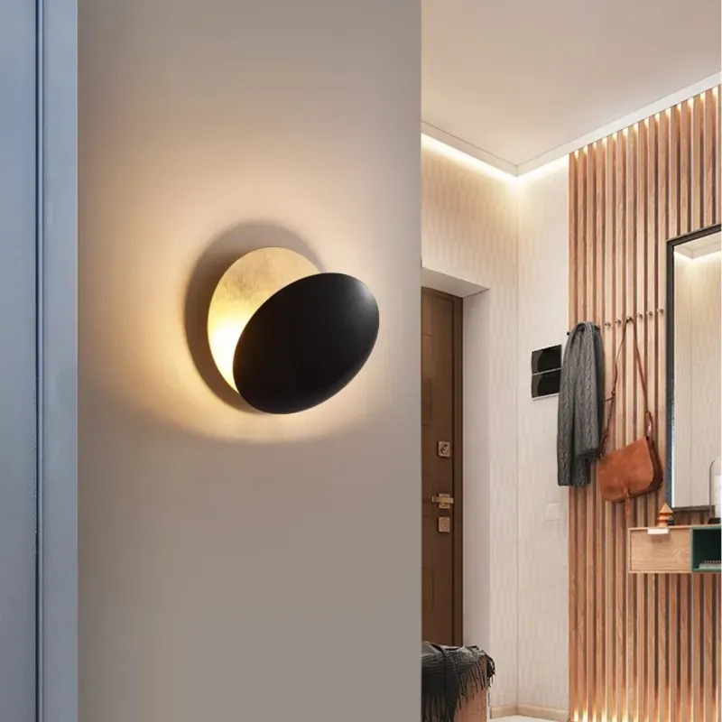 Goldene Zweischeiben-Wandleuchte mit verstellbarem, drehbarem Design und warmem LED-Licht