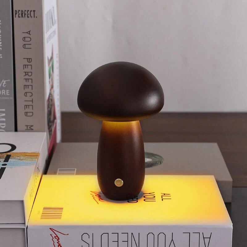 LED-Lampe aus Holz in Pilzform mit einstellbarer Helligkeit und wiederaufladbarem Akku.
