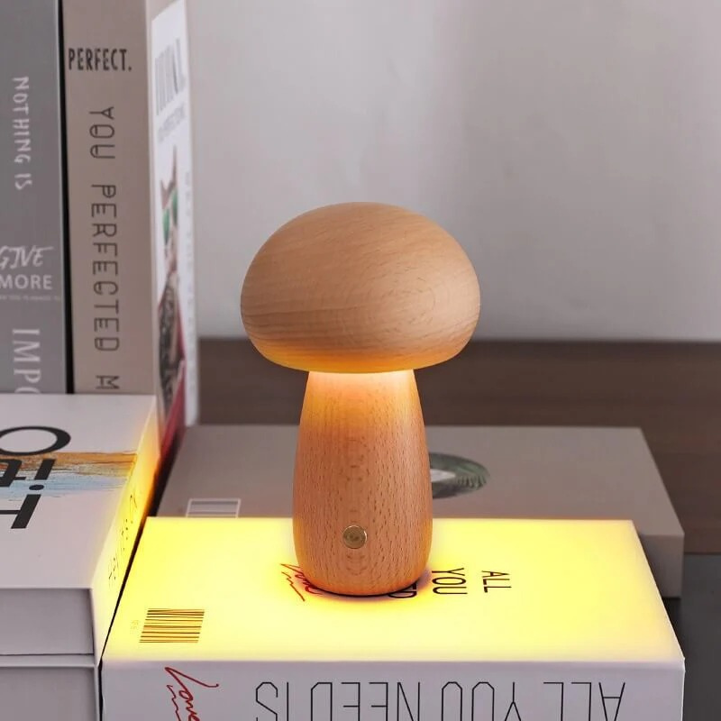LED-Lampe aus Holz in Pilzform mit einstellbarer Helligkeit und wiederaufladbarem Akku.
