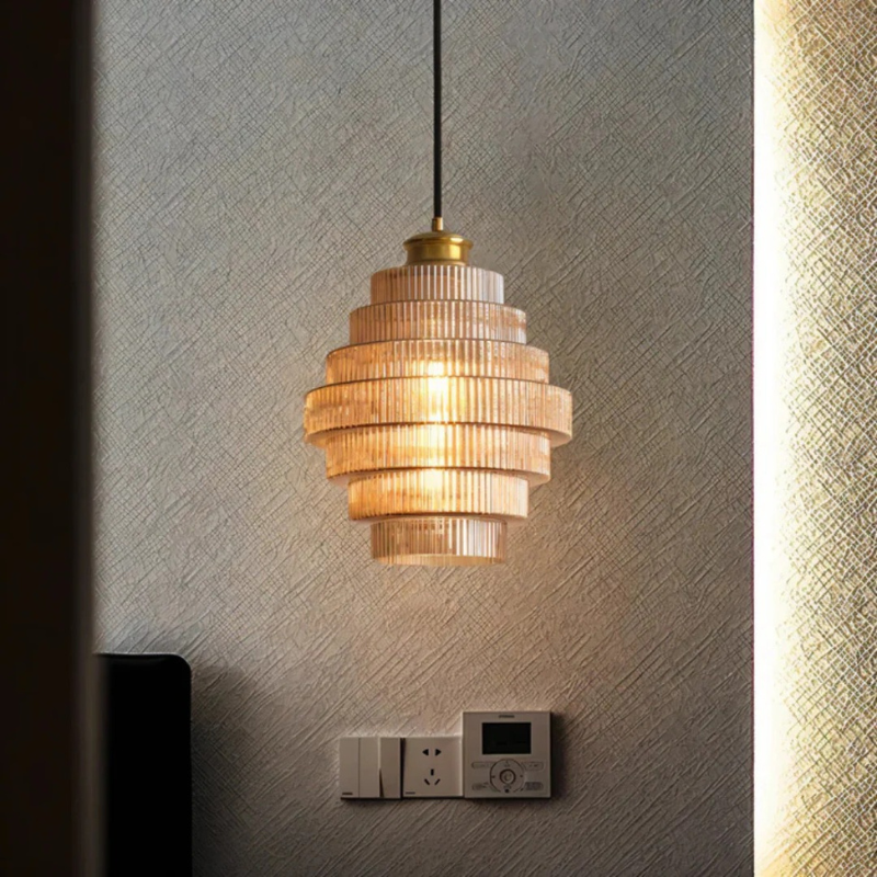 Retro glass pendant lamp with brass finish, ideal for dining rooms and living spaces