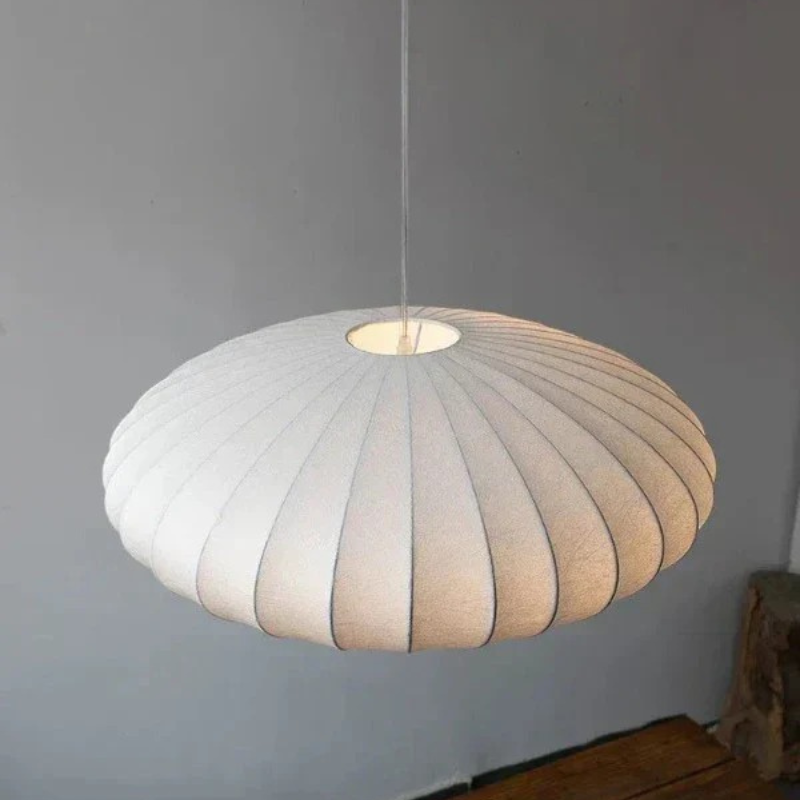 Luxuriöse Seidenpendelleuchte mit Kristallkrone, elegante Beleuchtung für moderne Innenräume.