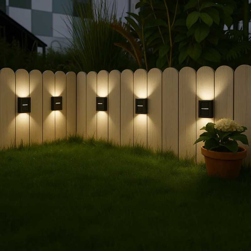 SolarGlow LED-Außenwandleuchte, solarbetrieben mit warmweißem Licht, wasserdichtes Design gemäß IP65 und optionalem Bewegungsmelder für Terrassen, Gärten und Balkone.