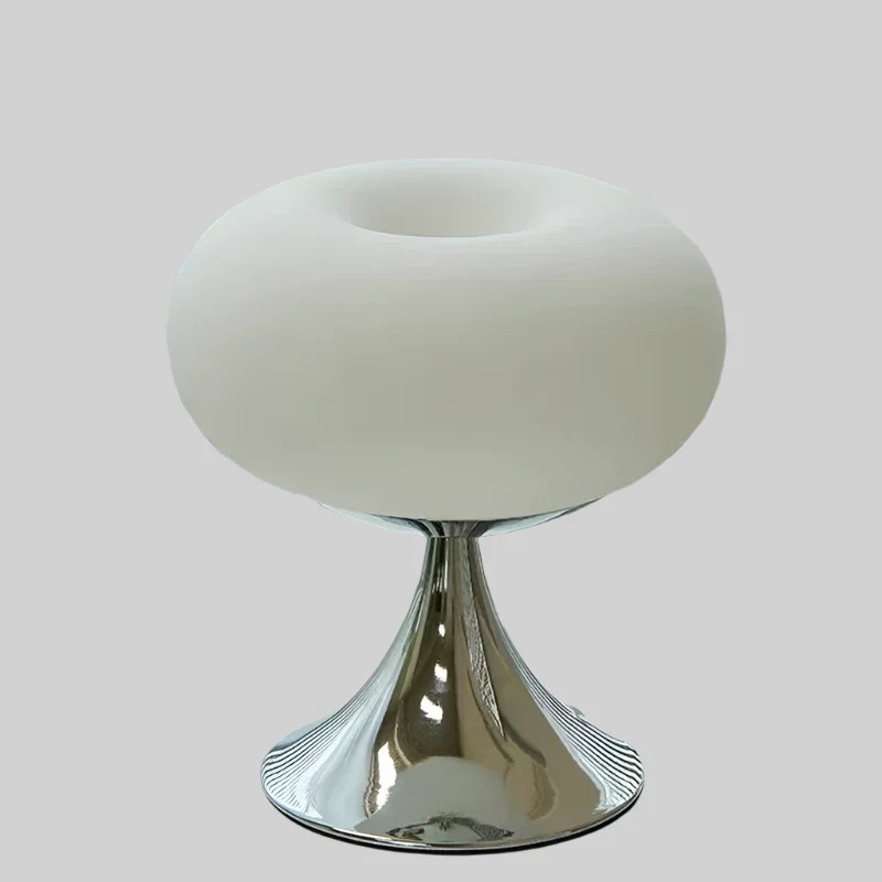 Vintage Bauhaus-Glastischlampe mit Eisensockel, 30 cm hoch und 26 cm breit, perfekt für moderne und klassische Innenräume.