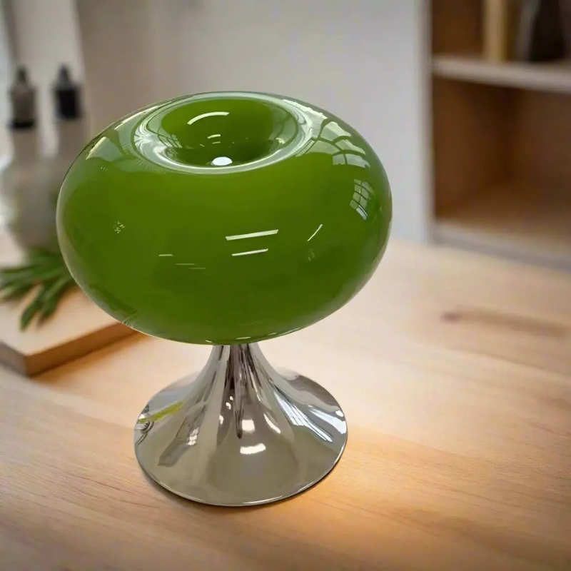 Vintage Bauhaus-Glastischlampe mit Eisensockel, 30 cm hoch und 26 cm breit, perfekt für moderne und klassische Innenräume.
