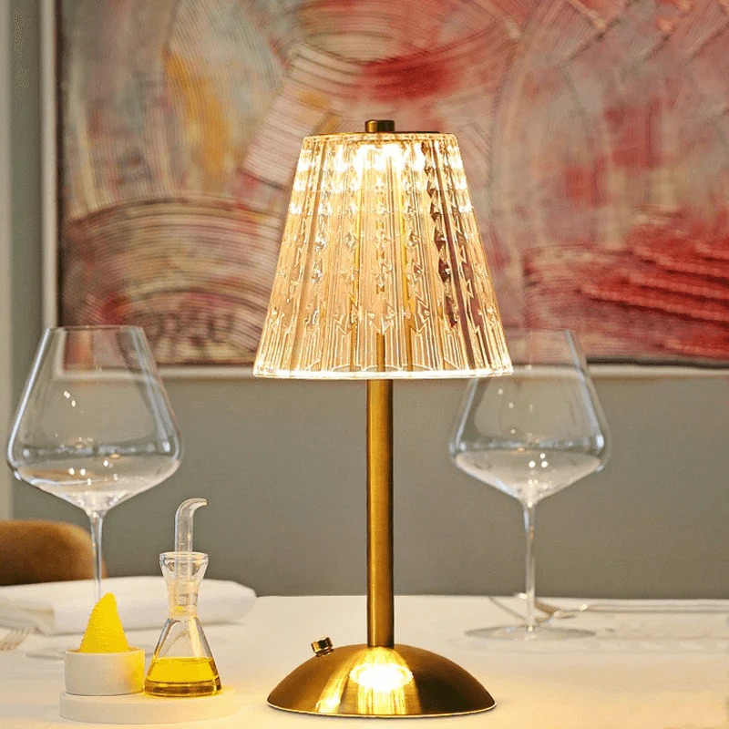 Drahtlose LED-Tischlampe im modernen Vintage-Design mit wiederaufladbarem Akku, Touch-Bedienung und einstellbaren Beleuchtungsmodi.