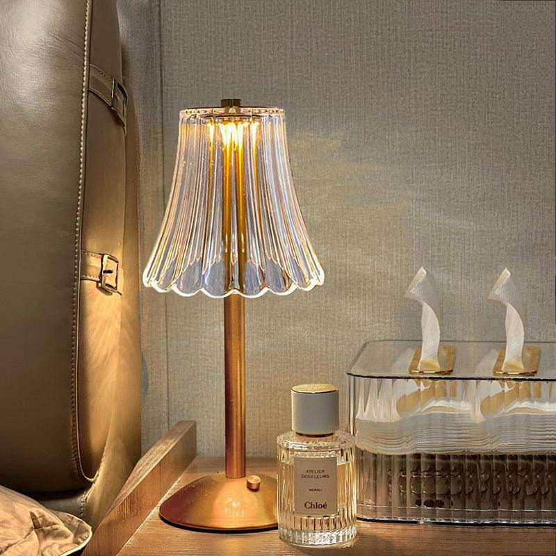 Drahtlose LED-Tischlampe im modernen Vintage-Design mit wiederaufladbarem Akku, Touch-Bedienung und einstellbaren Beleuchtungsmodi.