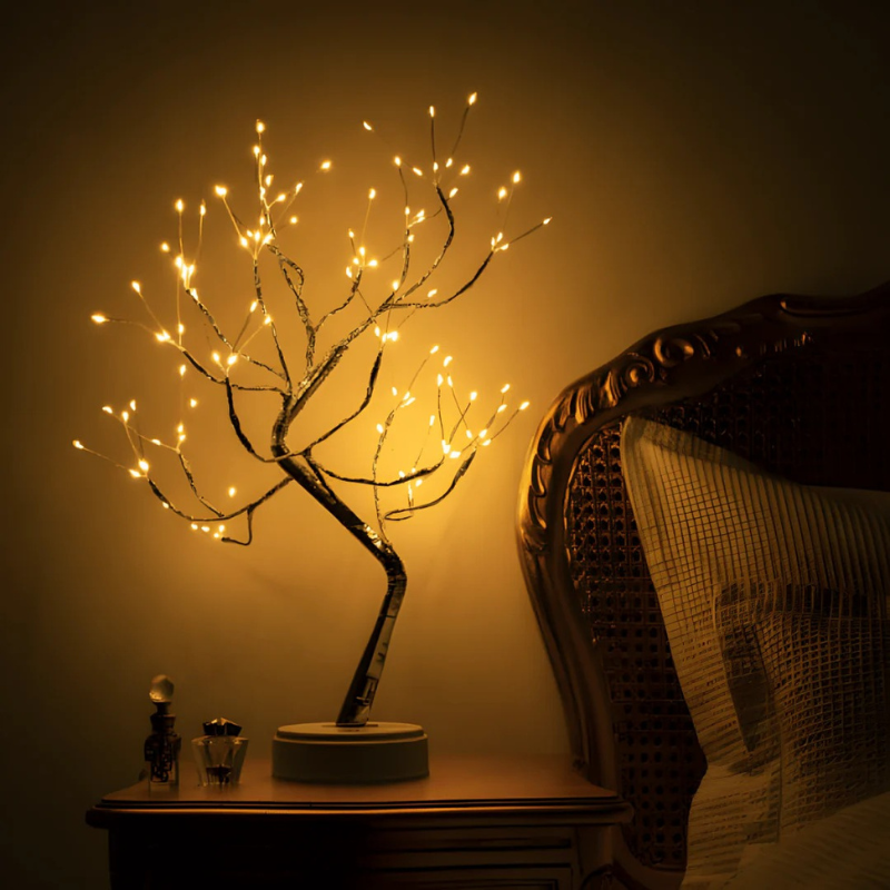 Moderne geometrische LED-Tischleuchte mit 108 warmweißen LEDs, minimalistisches Design, 50 cm hoch und 12 cm breit.