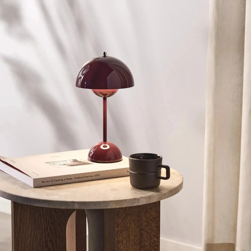 Minimalistische kabellose Tischleuchte mit einstellbarer LED-Dimmung und modernem Design