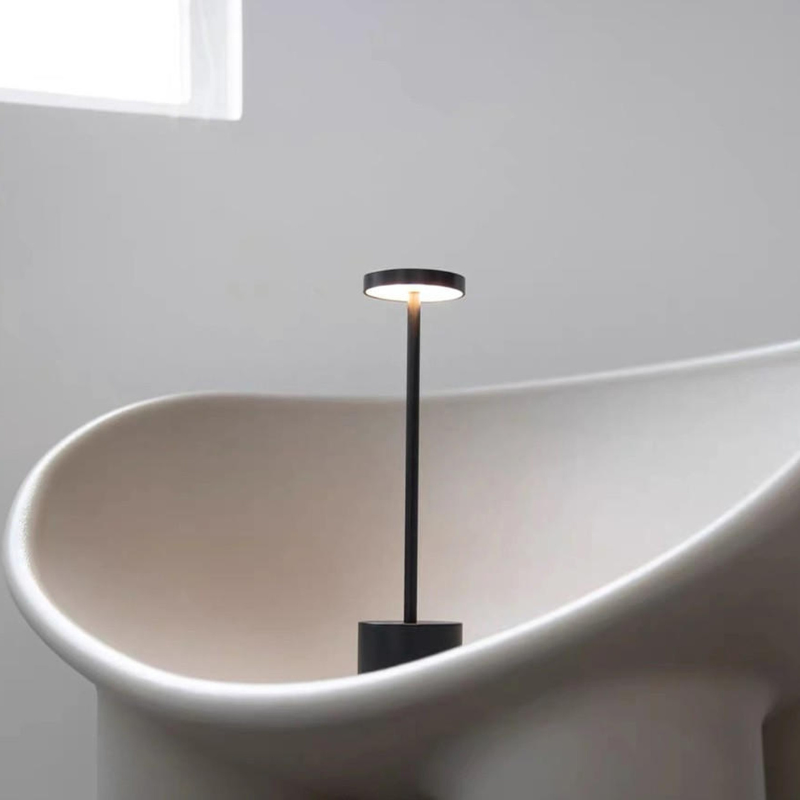 Kabellose, wiederaufladbare Tischlampe im Retro-Stil mit dimmbarem, warmem LED-Licht