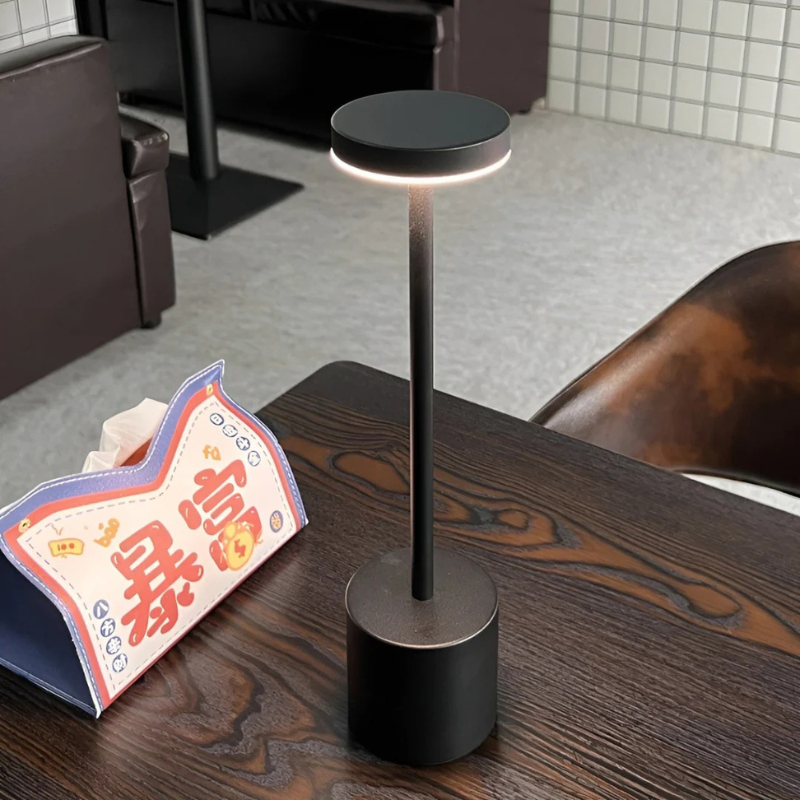 Kabellose, wiederaufladbare Tischlampe im Retro-Stil mit dimmbarem, warmem LED-Licht