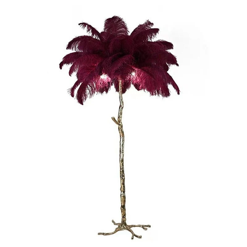 Luxuriöse flauschige Stehlampe mit Federschirm und LED-Beleuchtung, moderne dekorative Lampe für Wohnzimmer oder Schlafzimmer.
