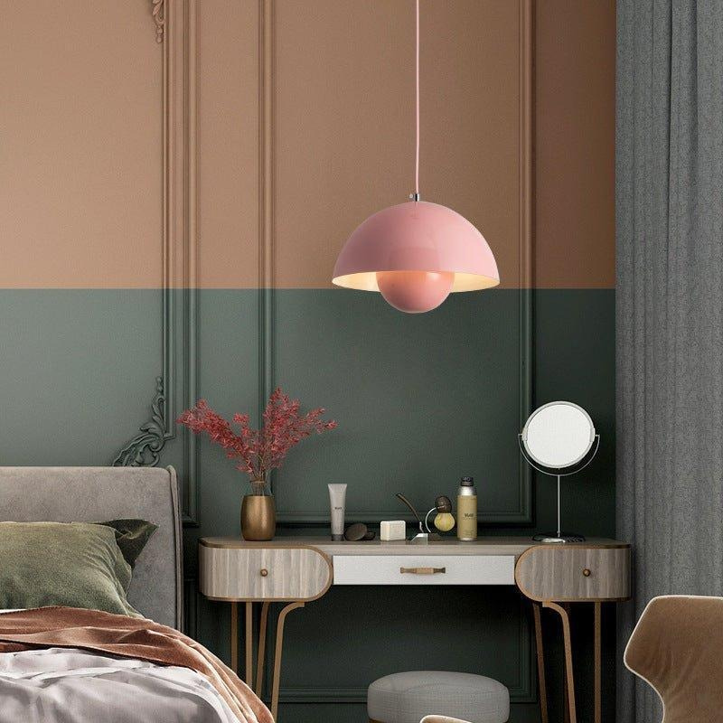 Moderne skandinavische Blumenstrauß-Pendelleuchte mit verstellbarem Kabel, Design aus Metall und Glas, geeignet für Esszimmer oder Küche.
