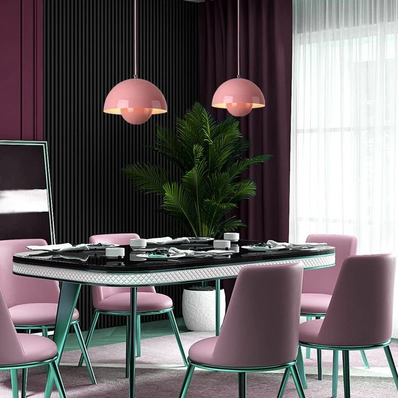 Moderne skandinavische Blumenstrauß-Pendelleuchte mit verstellbarem Kabel, Design aus Metall und Glas, geeignet für Esszimmer oder Küche.