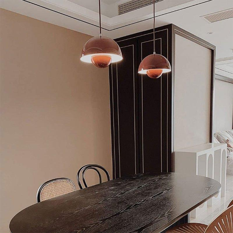 Moderne skandinavische Blumenstrauß-Pendelleuchte mit verstellbarem Kabel, Design aus Metall und Glas, geeignet für Esszimmer oder Küche.