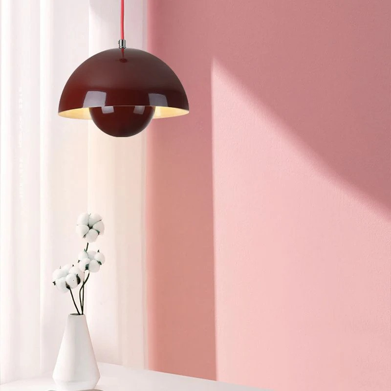 Moderne skandinavische Blumenstrauß-Pendelleuchte mit verstellbarem Kabel, Design aus Metall und Glas, geeignet für Esszimmer oder Küche.
