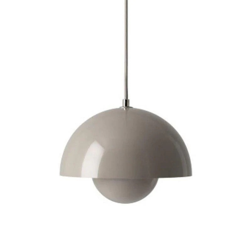 Moderne skandinavische Blumenstrauß-Pendelleuchte mit verstellbarem Kabel, Design aus Metall und Glas, geeignet für Esszimmer oder Küche.