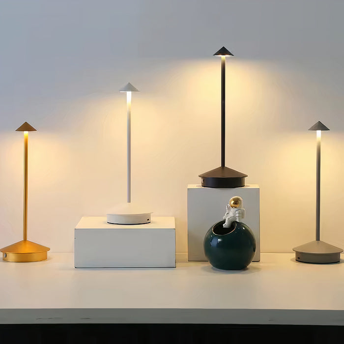 Schlanke moderne kabellose LED-Tischleuchte mit dimmbarem warmem Licht für den Innen- und Außenbereich