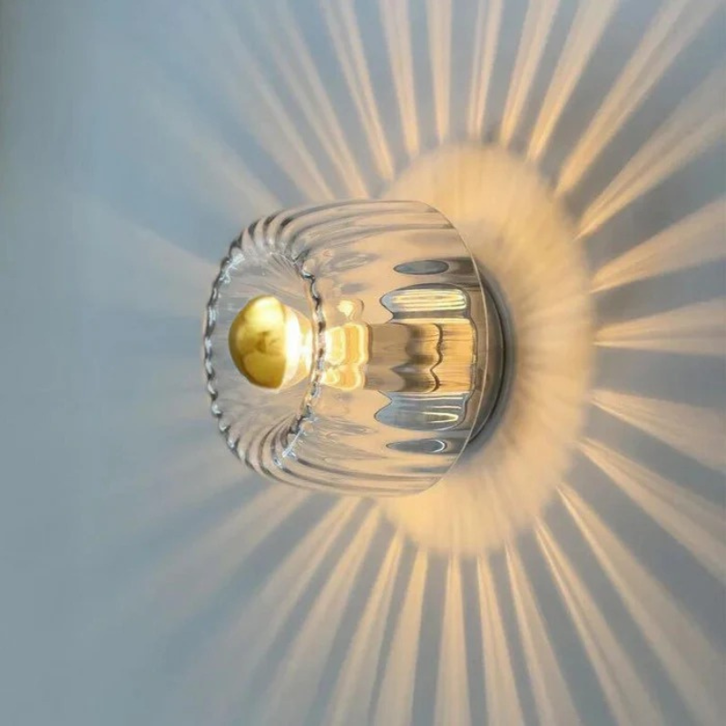 Nordische Bauhaus-Glaswandleuchte mit rundem Schirm und Metallsockel