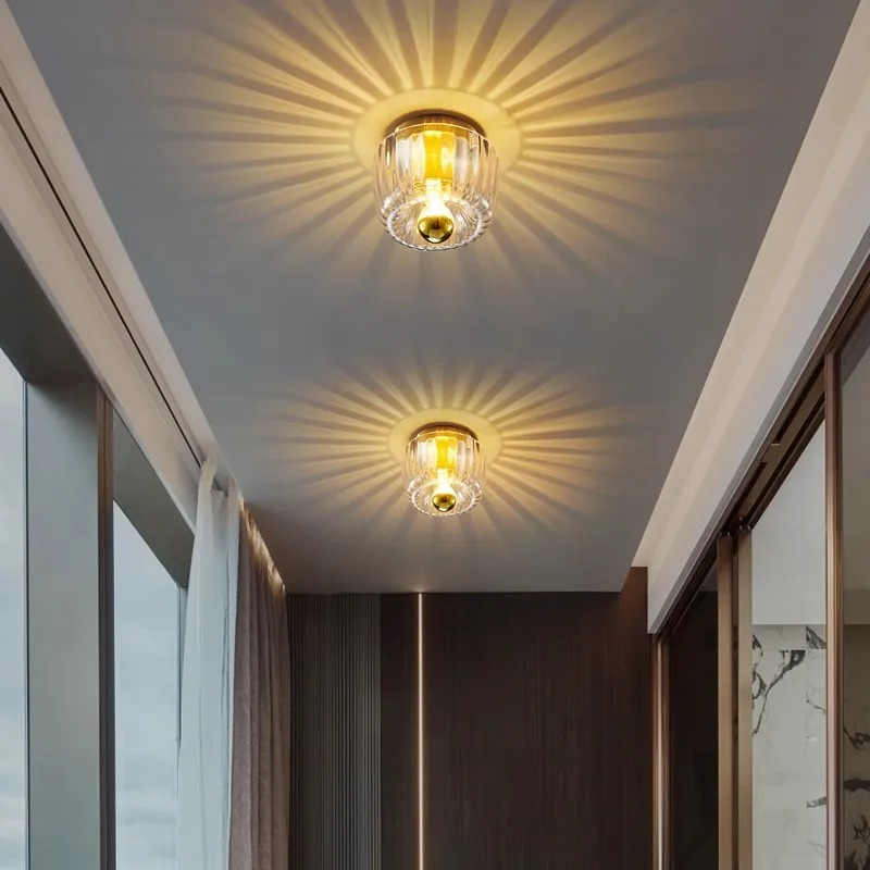 Nordische Bauhaus-Glaswandleuchte mit rundem Schirm und Metallsockel