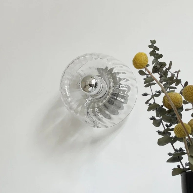 Nordische Bauhaus-Glaswandleuchte mit rundem Schirm und Metallsockel