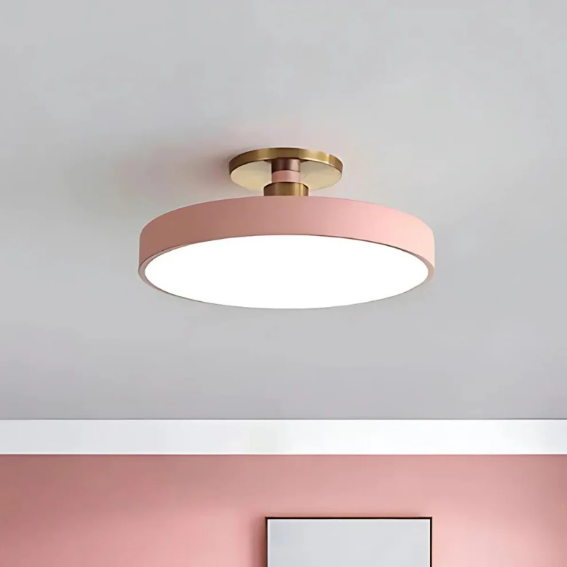 Skandinavische LED-Deckenleuchte im minimalistischen nordischen Design, erhältlich in den Größen 30 cm und 40 cm, ideal für moderne Innenräume wie Wohnzimmer, Schlafzimmer und Küchen.