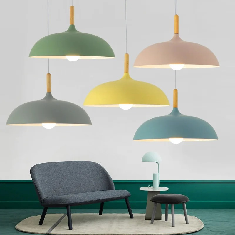 Skandinavische Eichenholz-Deckenleuchte mit verstellbarer Aufhängung und modernem, minimalistischem Design