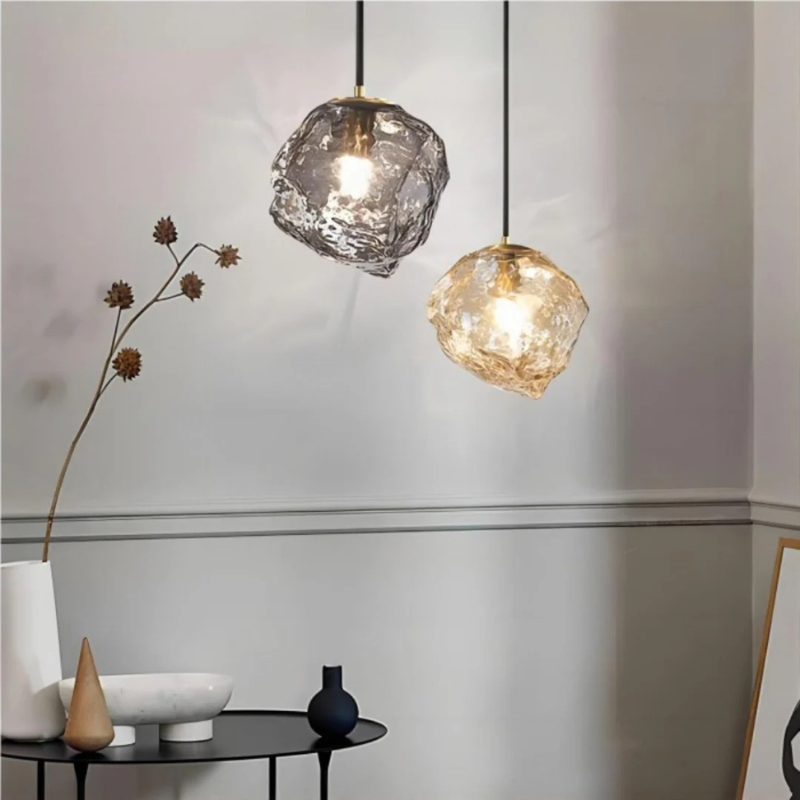 Elegante Glas-Pendelleuchte mit Kupferfinish und dimmbarer dreifarbiger LED-Beleuchtung, ideal für Esszimmer oder Schlafzimmer.
