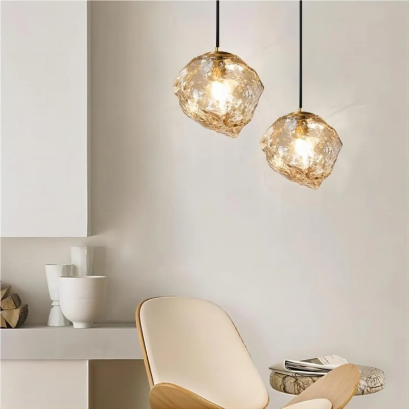 Elegante Glas-Pendelleuchte mit Kupferfinish und dimmbarer dreifarbiger LED-Beleuchtung, ideal für Esszimmer oder Schlafzimmer.