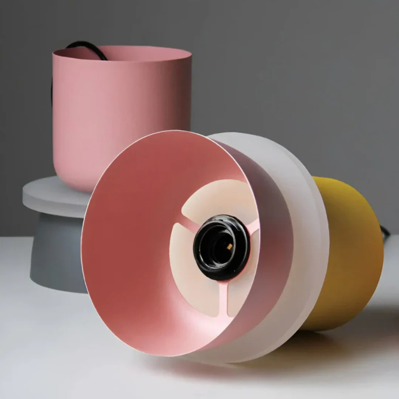 Farbenfrohe LED-Pendelleuchte im Macaron-Design mit energieeffizientem, warmem Licht