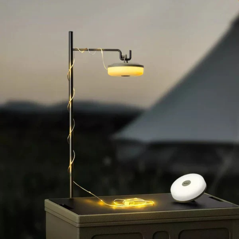 Wasserdichte 10-Meter-LED-Lichterkette mit USB-Aufladung, strapazierfähiges Design für Garten, Balkon und Camping.