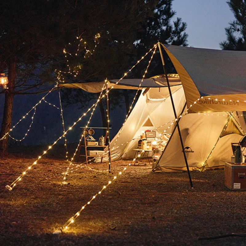 Wasserdichte 10-Meter-LED-Lichterkette mit USB-Aufladung, strapazierfähiges Design für Garten, Balkon und Camping.