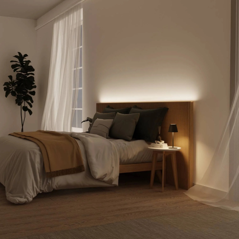 Moderne, wiederaufladbare Tischleuchte mit warmem Licht, Touch Control und schlankem Design